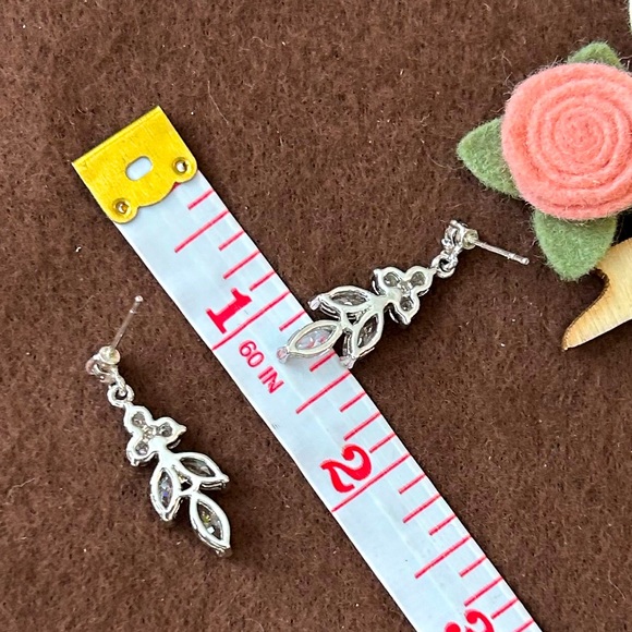 NWT Silver Diamond Drop Earrings - Picture 3 of 5